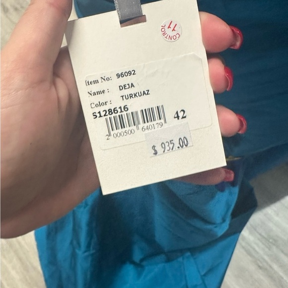 TARIK EDIZ gown - Picture 5 of 6